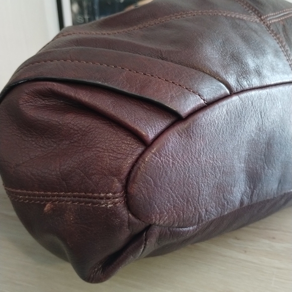 B Makowsky Rich Plum Wine Leather Drawstring Pocket Hobo Shoulder Bag - Picture 10 of 15